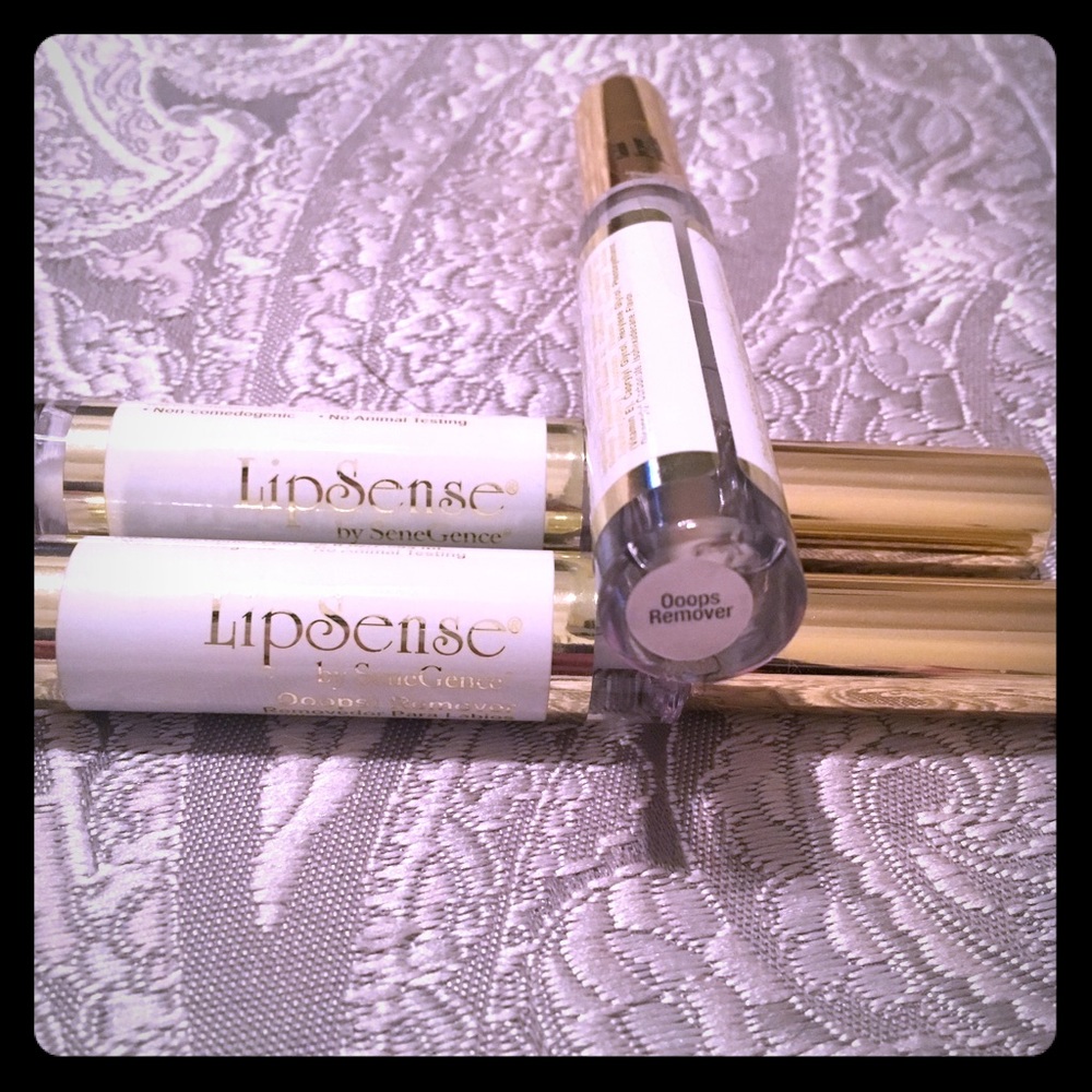 2 LipSense Oops Remover $5 each for @melq